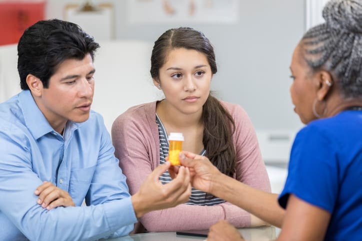 Doctors Assess Link Between Parents, Children in Opioid Misuse